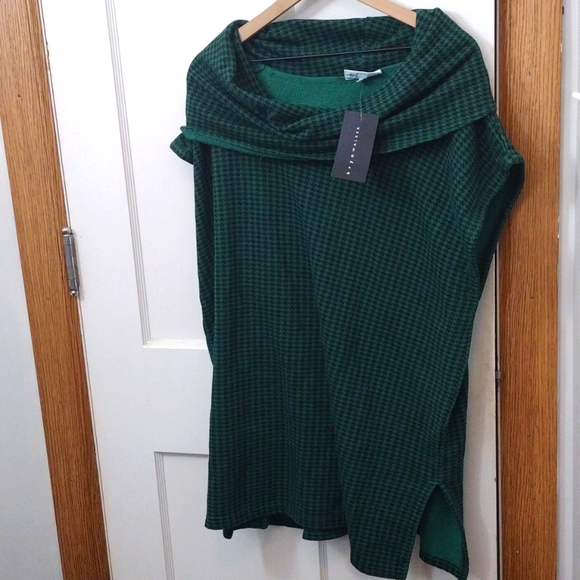 Sweater Tunic size M Black & Green Organic Bamboo -Bryn Walker NWT - Picture 3 of 8